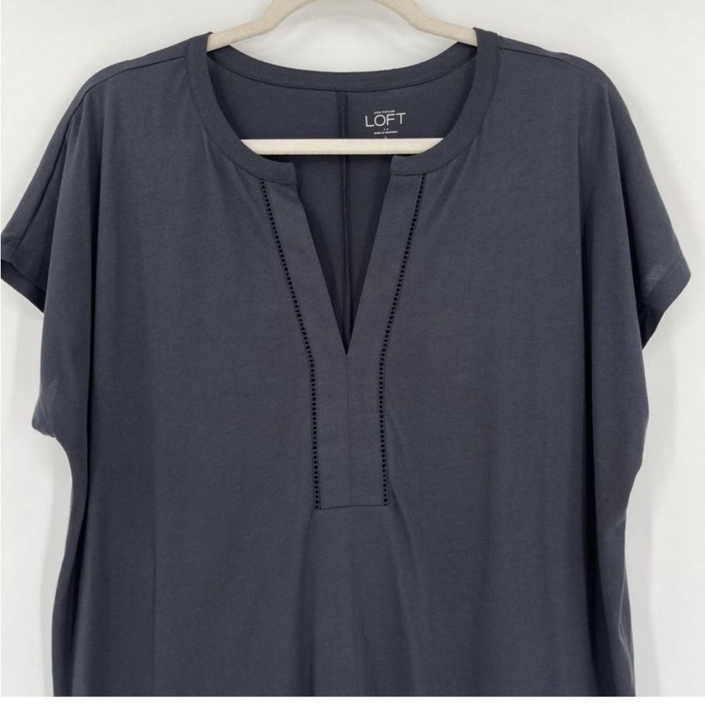 Loft Large Blouse Top Tee Dark Gray Short Sleeve V Neck Eyelet Business Casual